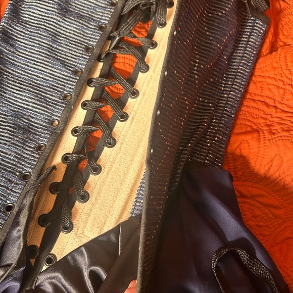 Moresca Blue and Black Pirate Bodice - Picture 5 of 7